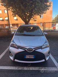 Toyota Yaris 1.0 69cv 51kw adatta per Neopatentati