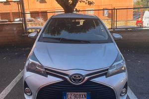 Toyota Yaris 1.0 69cv 51kw adatta per Neopatentati