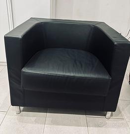 Poltrona in pelle Primo Fiore nera – moderna