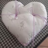 cuscino  porta anelli matrimonio a forma di cuore 