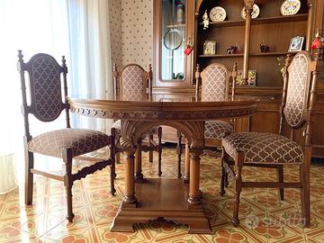 TAVOLO ALLUNGABILE IN NOCE MASSICCIA CON 6 SEDIE