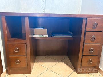 Scrivania in arte povera artigianale