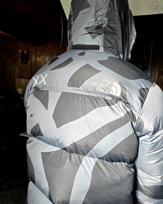 Giacca KAWS x The North Face Retro 1996 Nuptse 