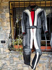 tuta in pelle per moto