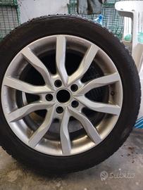 4 ruote Audi con gomme 225 50 17 M+S