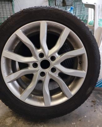 4 ruote Audi con gomme 225 50 17 M+S