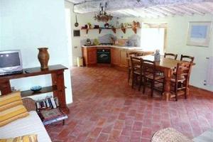 Appartamento di 100 m² con 5 locali e posto auto a