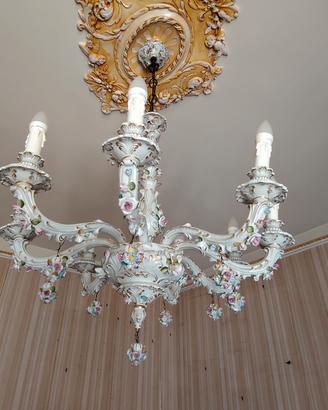 Lampadario in ceramica di Capodimonte 