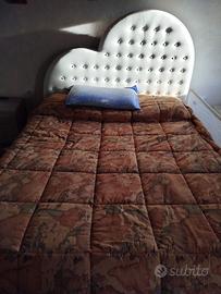 letto a forma di cuore 