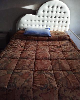 letto a forma di cuore 