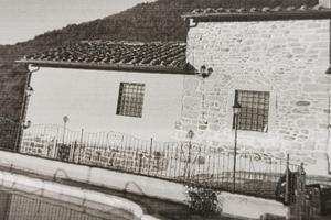 Borgo S Lorenzo fienile piscina 6 ha terreno