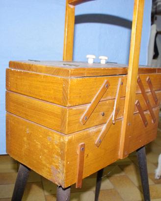 Set mobiletto per sarte in legno