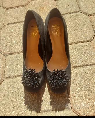Scarpe da donna. Bata