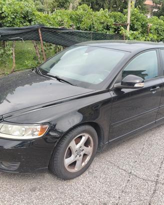 macchina volvo v50