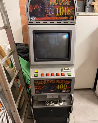 Cabinato vodeopoker