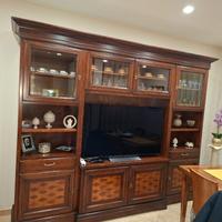 Parete attrezzata  completa di tavolo più sedie