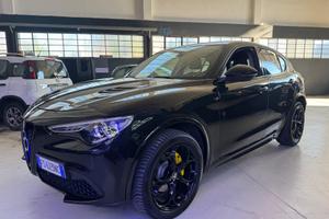 Alfa Romeo Stelvio 2.0 Benzina 2017 – Allestimento