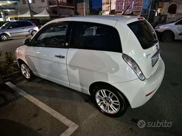 lancia ypsilon eco chic 