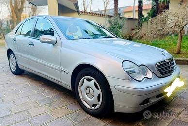 Mercedes Benz cdi200