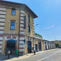 AD.ZE STAZIONE- COMPLESSO COMMERCIALE INDIPENDENTE