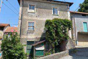 CASA SEMINDIPENDENTE A CASELLA