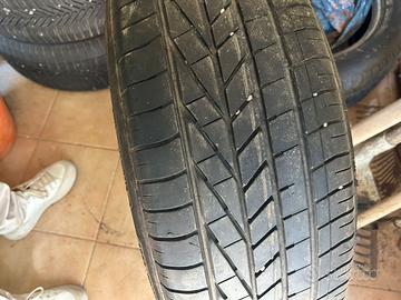 Gomme auto in buone condizioni . audi