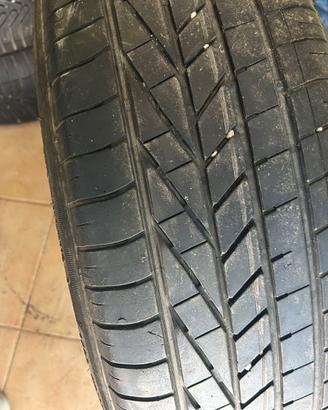 Gomme auto in buone condizioni . audi