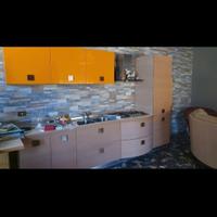 cucina 3,30 con tavolo e sedie