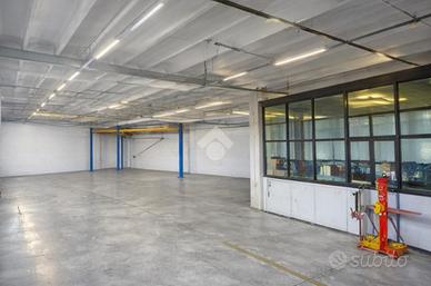 CAPANNONE A CAROBBIO DEGLI ANGELI