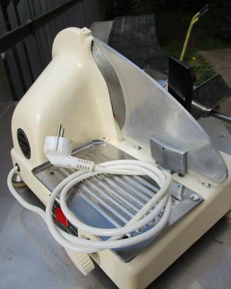 Affettatrice  vintage  QUIK MILL