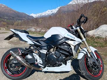 moto Suzuki gsr 750