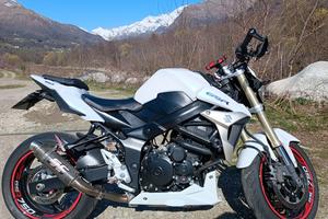 moto Suzuki gsr 750