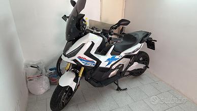 Honda x adv 750