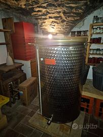 Serbatoi in acciaio inox e vetroresina, botti vino