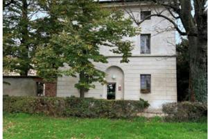 Immobile in asta di 1015 m² con più di 5 locali a 