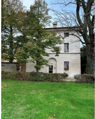 Immobile in asta di 1015 m² con più di 5 locali a 