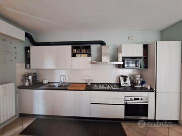 Cucina completa **Arredo3 Round 4,45 m con elettr.