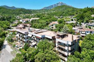 3 LOCALI A SANTA MARINA
