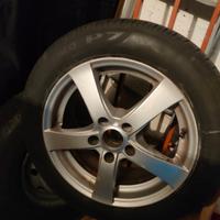 gomme con cerchi in lega 