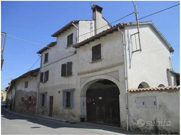 Immobile in asta di 230 m² con 5 locali a Certosa 