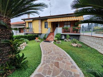 VILLA SINGOLA A PORTOCANNONE