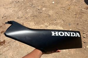 Sottopedana originale dx per sh 125 2020+