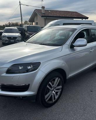 AUDI Q7 Q7 I 3.0 V6 tdi quattro tiptronic DE836