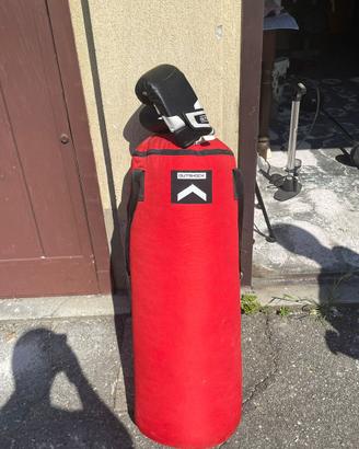 Sacco da box e guantoni