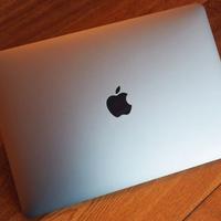 MacBook Pro 15” i7–16GB RAM–512GB SSD–Radeon560X