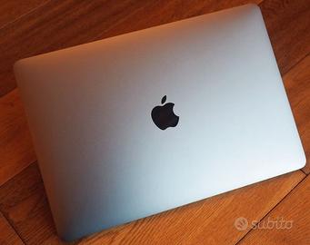 MacBook Pro 15” i7–16GB RAM–512GB SSD–Radeon560X