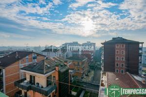 LUMINOSO TRE LOCALI, ULTIMO PIANO ZONA GIARDINO !