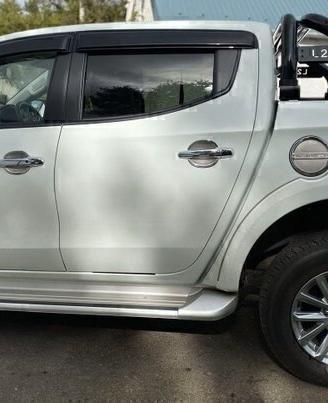 Mitsubishi L200 2015>19 Roll Bar Nero con prot.cab