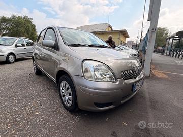 Toyota Yaris 1.0i Benz cat 5 porte Sol *EURO4 BENZ