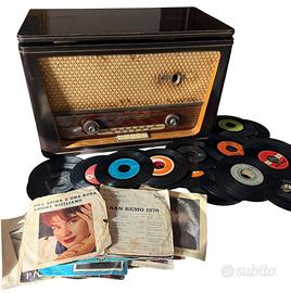 Radio d’epoca vintage completo di dischi
